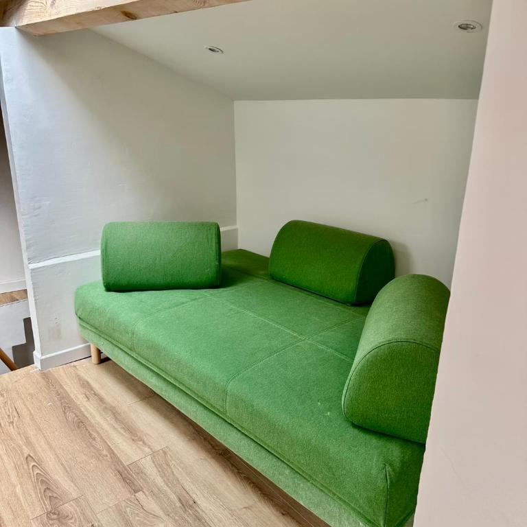 CARPENTRAS appartement climatisé 3e étage situé dans le centre historique - Appartement 3 Chambres - 25