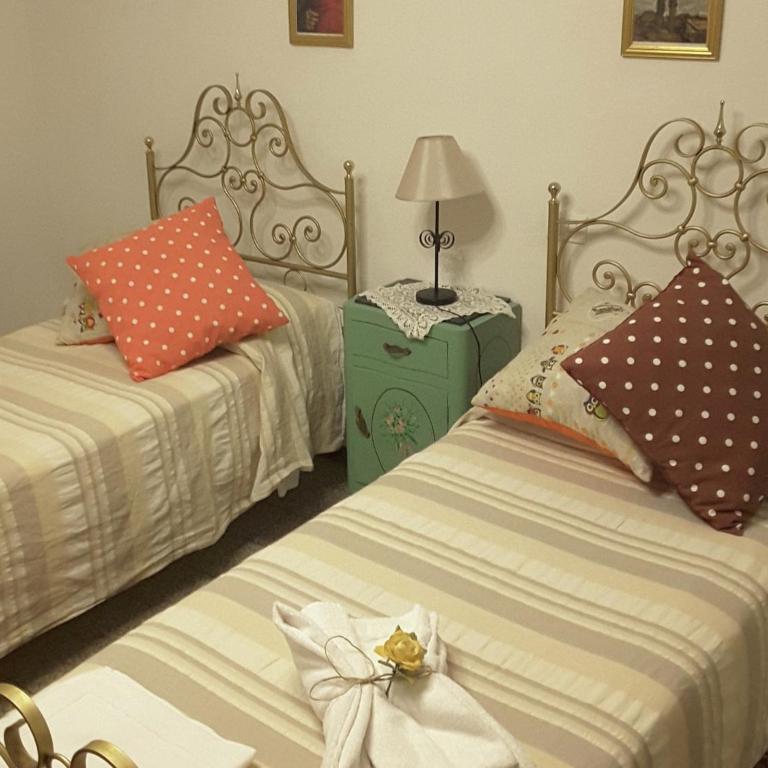 Belvilla by OYO Casale le Capanne - Casa Vacanza con 5 Camere da Letto - 11