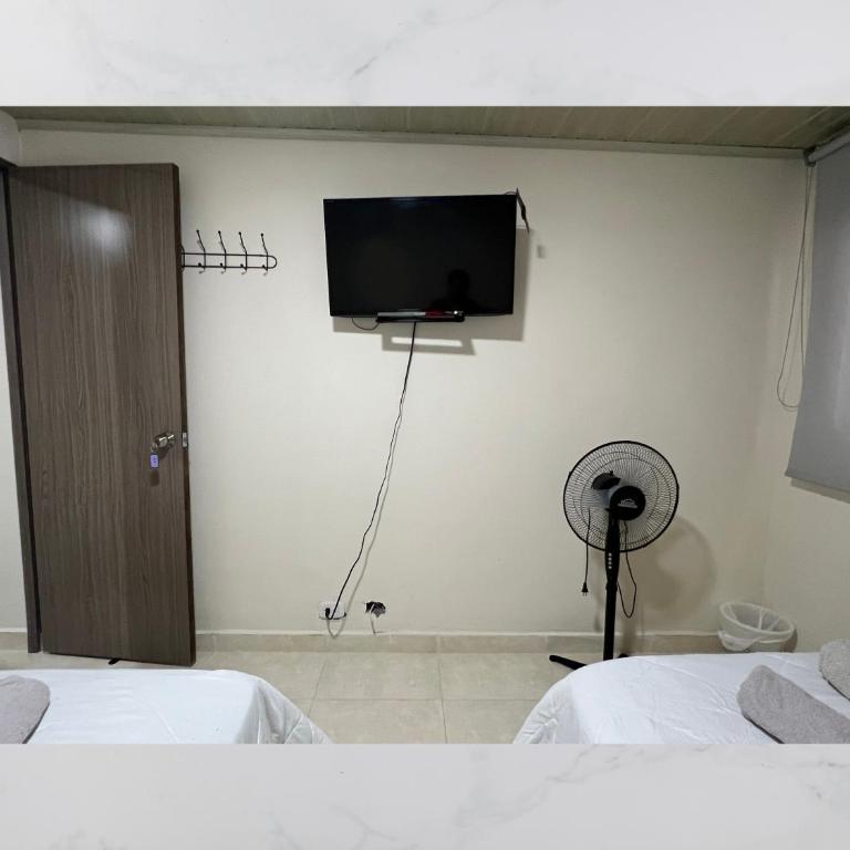 Casa amoblada 10 personas 4 habitaciones - Frente al terminal y cable aereo, Expoferias, Bosque Popular y Termales del Otoño - Apartamento - 9