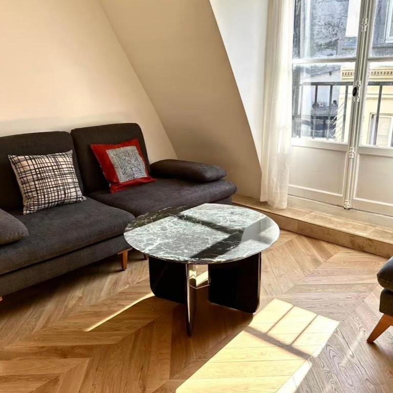 Chic Apartment in Paris Centre Next to Opéra & Louvre - Apartment mit 2 Schlafzimmern - 3
