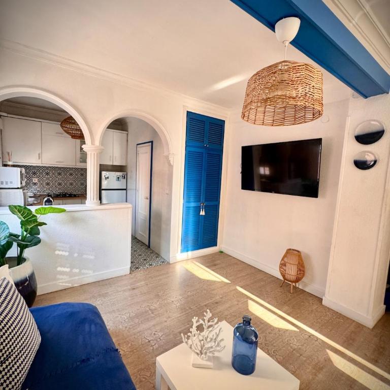 Family Penthouse Duplex 3 BDR & Private Terrace - Three-Bedroom Apartment - 4