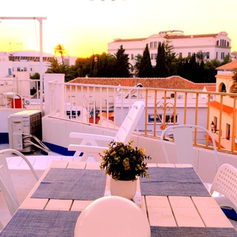 Family Penthouse Duplex 3 BDR & Private Terrace - Three-Bedroom Apartment - 12