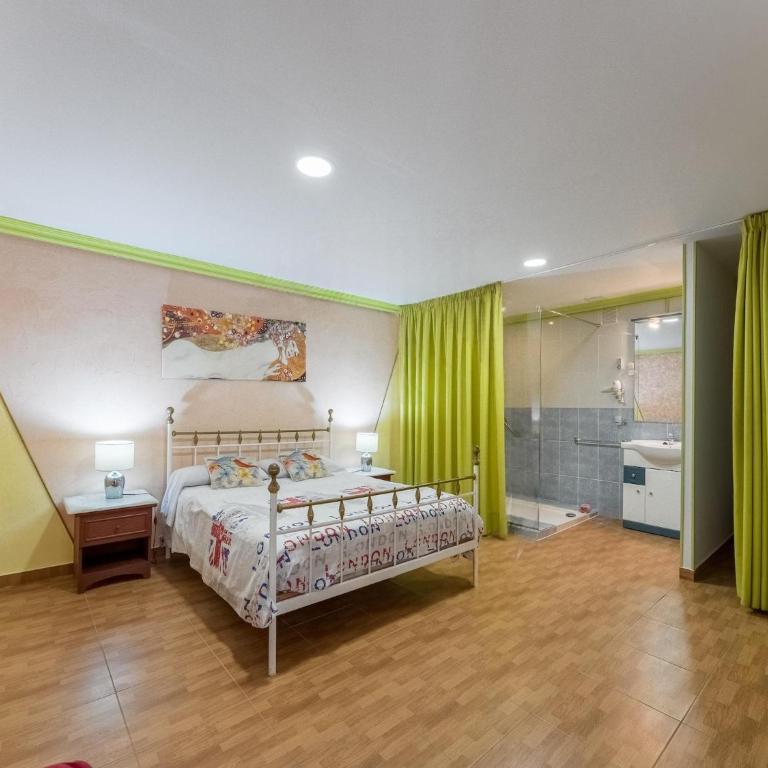 Apartment with communal pool and garden - Two-Bedroom Apartment - 13