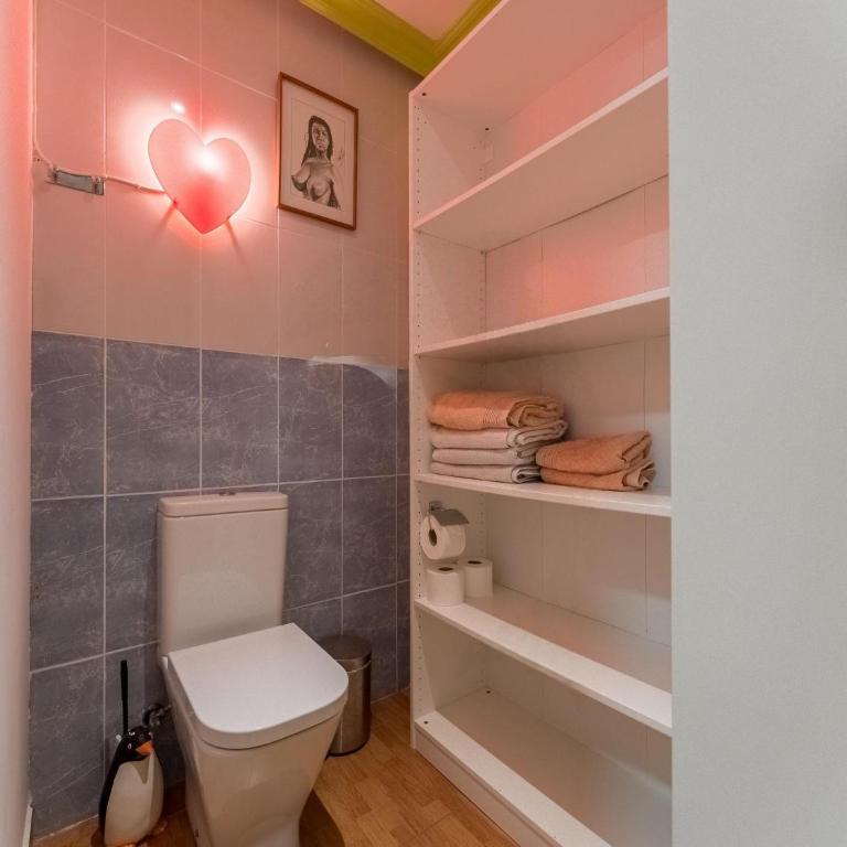 Apartment with communal pool and garden - Two-Bedroom Apartment - 21