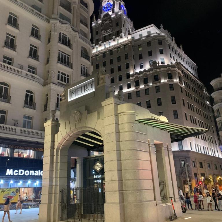 Big apartament in Gran via - Friends & Families - Apartamento de 3 dormitorios con balcón - 20