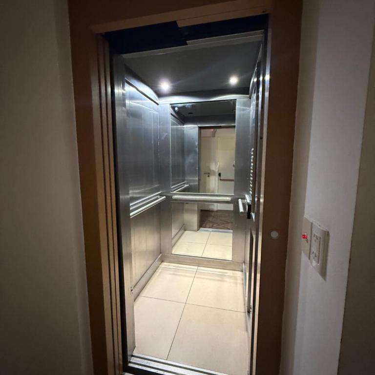 Departamento al frente, zona la perla con cochera - One-Bedroom Apartment - 20