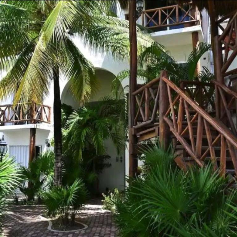Rooftop Penthouse 150m to Beach & 280m to 5th Ave - Three-Bedroom Premium Apartment with Balcony - 19