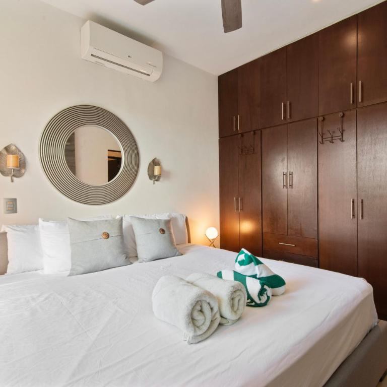 Rooftop Penthouse 150m to Beach & 280m to 5th Ave - Three-Bedroom Premium Apartment with Balcony - 10