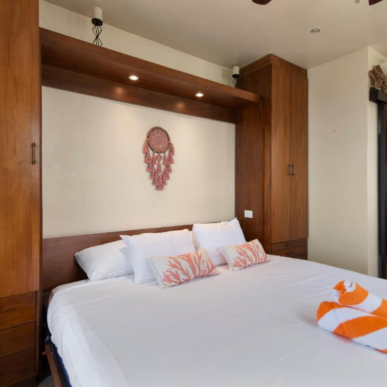 Rooftop Penthouse 150m to Beach & 280m to 5th Ave - Three-Bedroom Premium Apartment with Balcony - 23