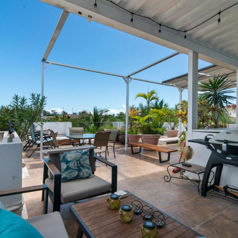 Rooftop Penthouse 150m to Beach & 280m to 5th Ave - Three-Bedroom Premium Apartment with Balcony - 5