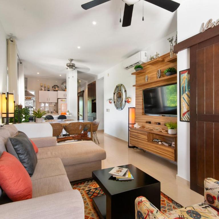 Rooftop Penthouse 150m to Beach & 280m to 5th Ave - Three-Bedroom Premium Apartment with Balcony - 14