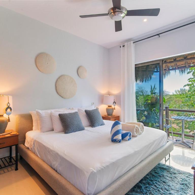 Rooftop Penthouse 150m to Beach & 280m to 5th Ave - Three-Bedroom Premium Apartment with Balcony - 17