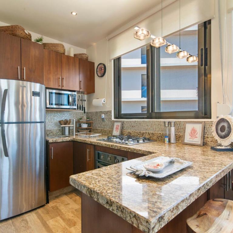 Rooftop Penthouse 150m to Beach & 280m to 5th Ave - Three-Bedroom Premium Apartment with Balcony - 39