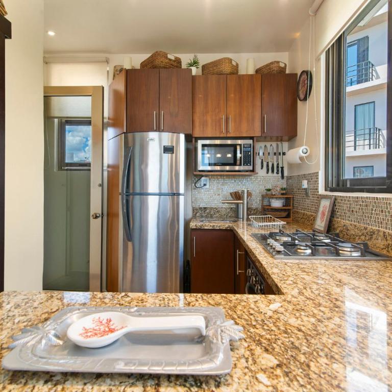 Rooftop Penthouse 150m to Beach & 280m to 5th Ave - Three-Bedroom Premium Apartment with Balcony - 42