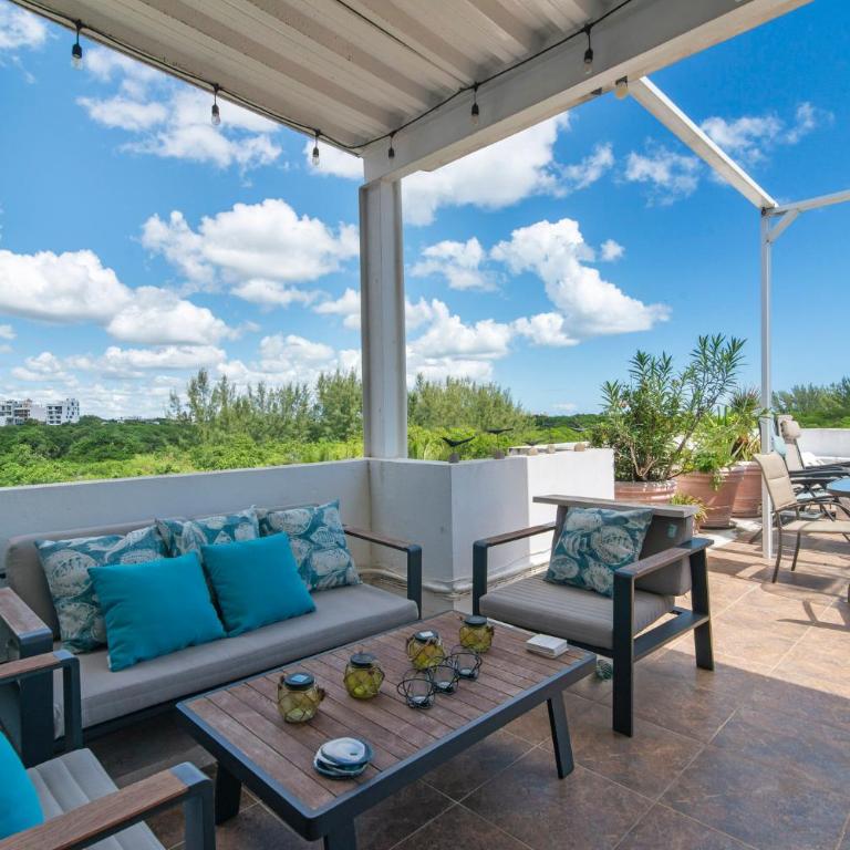 Rooftop Penthouse 150m to Beach & 280m to 5th Ave - Three-Bedroom Premium Apartment with Balcony - 48