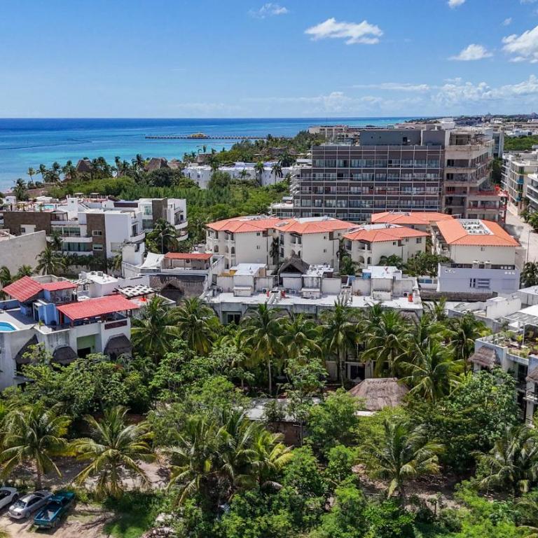 Rooftop Penthouse 150m to Beach & 280m to 5th Ave - Three-Bedroom Premium Apartment with Balcony - 56