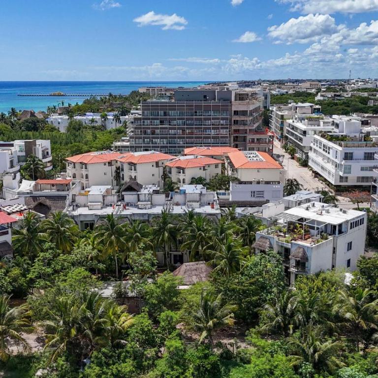Rooftop Penthouse 150m to Beach & 280m to 5th Ave - Three-Bedroom Premium Apartment with Balcony - 58