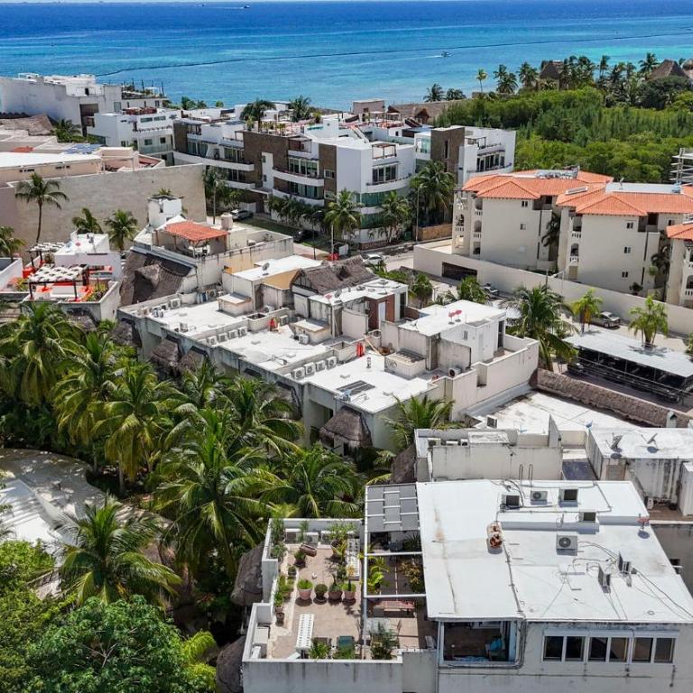 Rooftop Penthouse 150m to Beach & 280m to 5th Ave - Three-Bedroom Premium Apartment with Balcony - 53