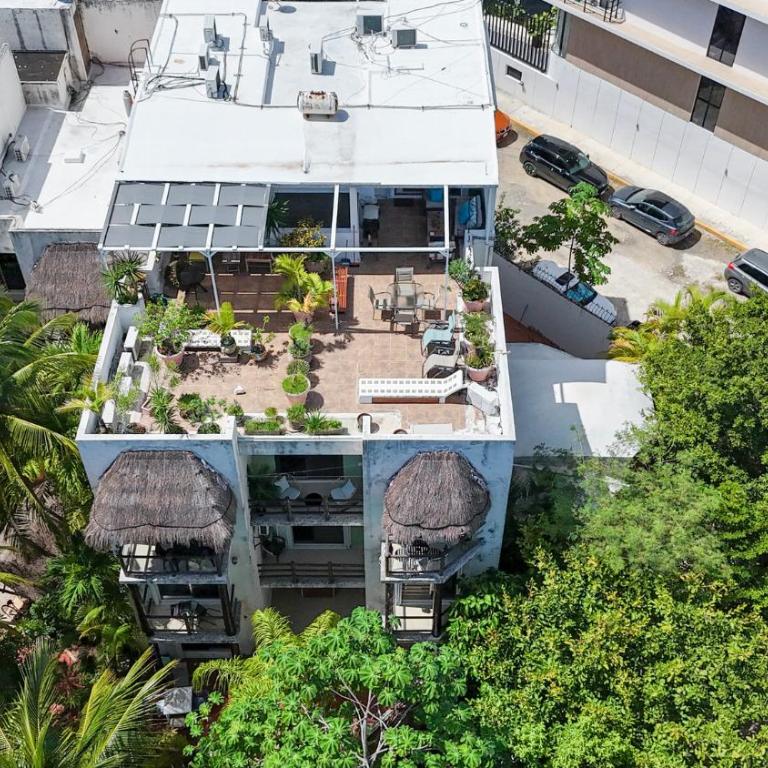 Rooftop Penthouse 150m to Beach & 280m to 5th Ave - Three-Bedroom Premium Apartment with Balcony - 51