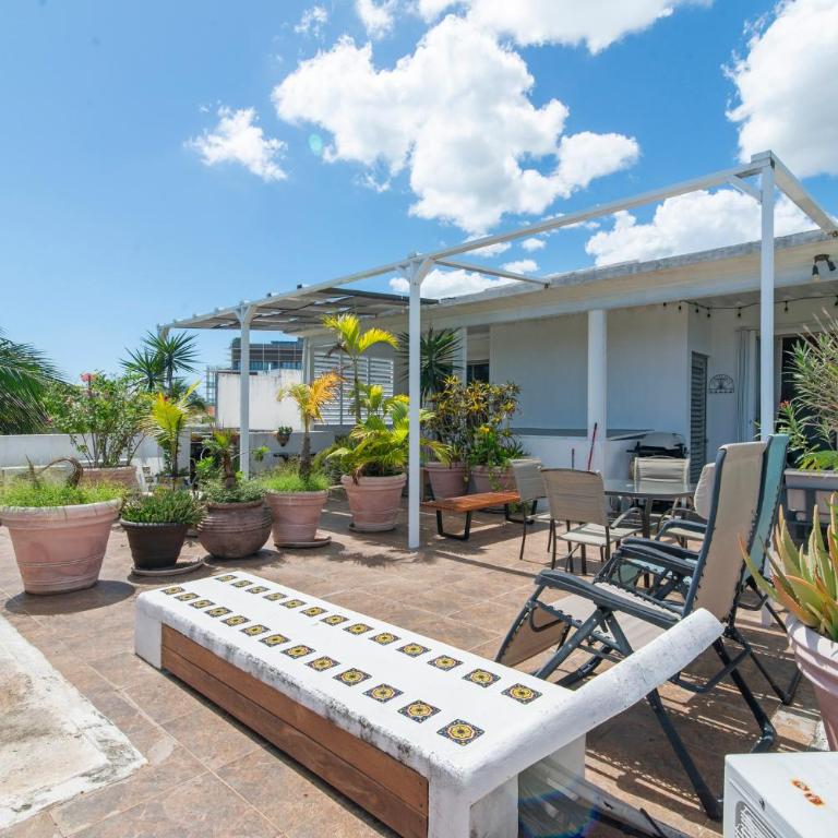 Rooftop Penthouse 150m to Beach & 280m to 5th Ave - Three-Bedroom Premium Apartment with Balcony - 50
