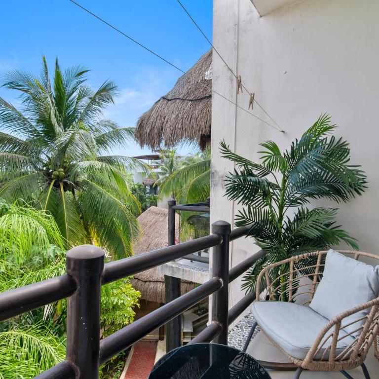 Rooftop Penthouse 150m to Beach & 280m to 5th Ave - Three-Bedroom Premium Apartment with Balcony - 21