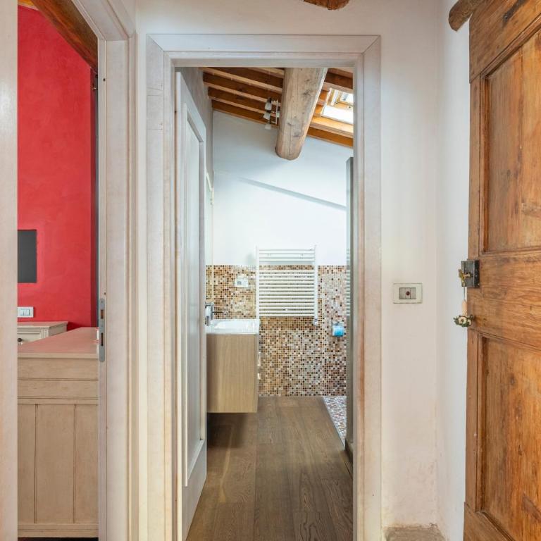 Small Villa with parking - One-Bedroom House - 4