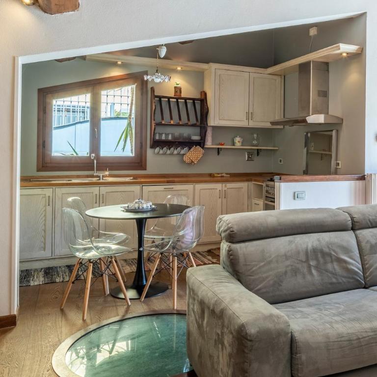 Small Villa with parking - One-Bedroom House - 14