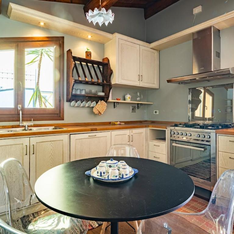 Small Villa with parking - One-Bedroom House - 19