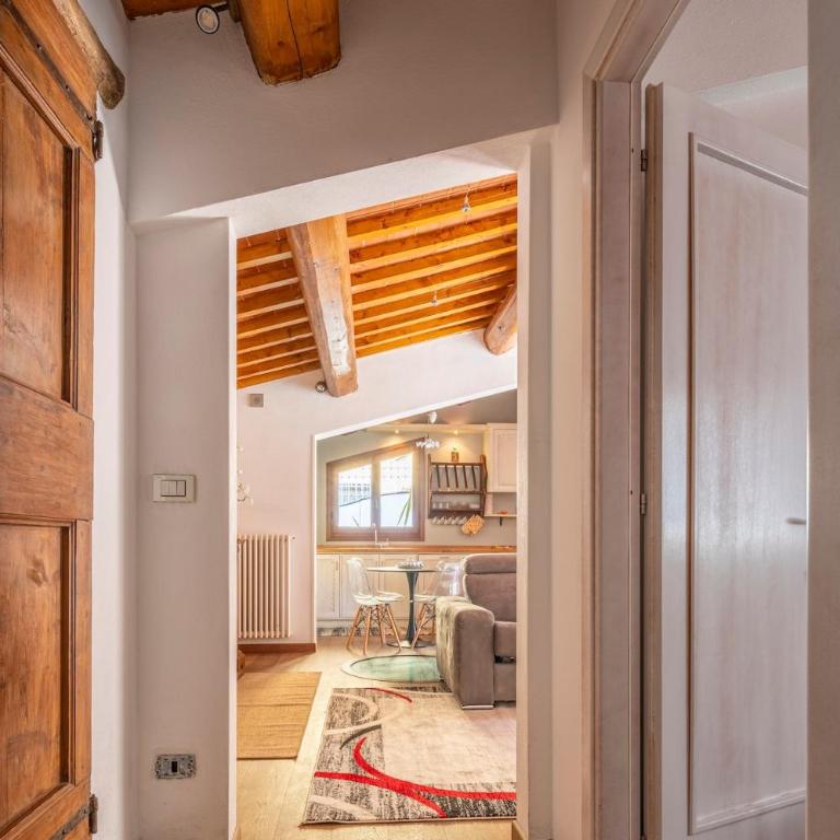 Small Villa with parking - One-Bedroom House - 20