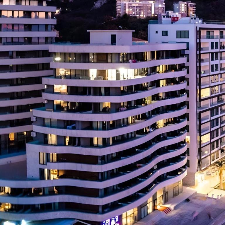 Royalisa Suites & Residence - Rafailovici Beachfront Luxury Living - Superior Suite with Sea View - 5
