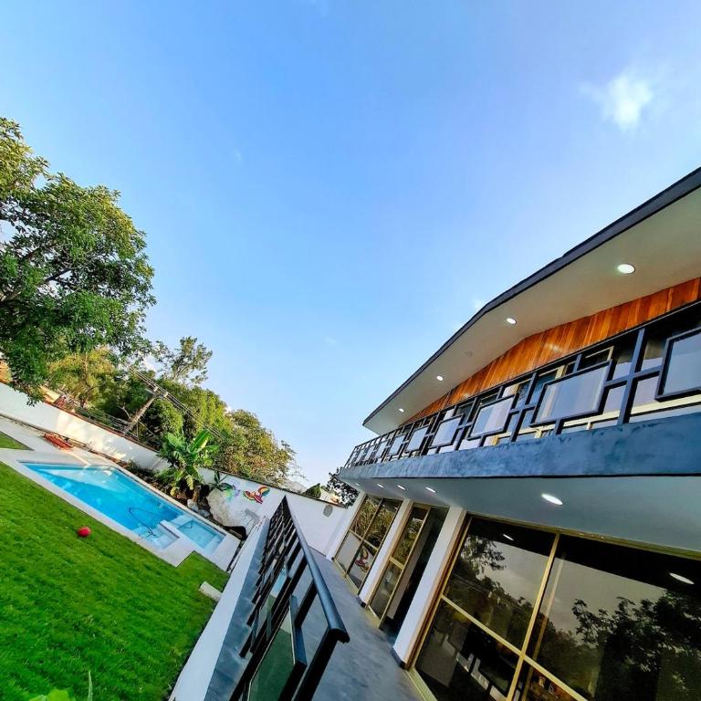Espectacular casa con jardín y alberca privada - Casa de 4 dormitorios - 7