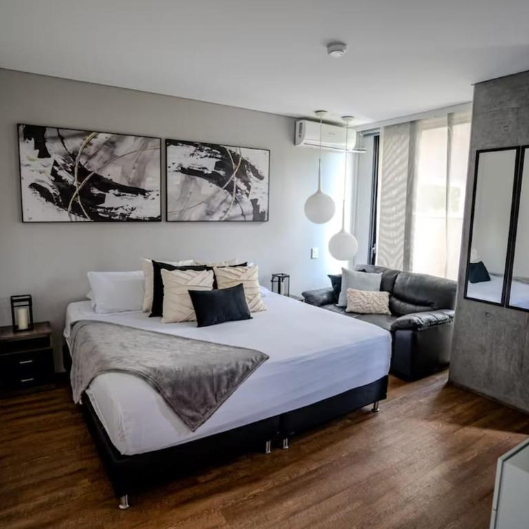 Energy Living - Luxury Apartment with Jacuzzi and Private Terrace - One-Bedroom Apartment - 8