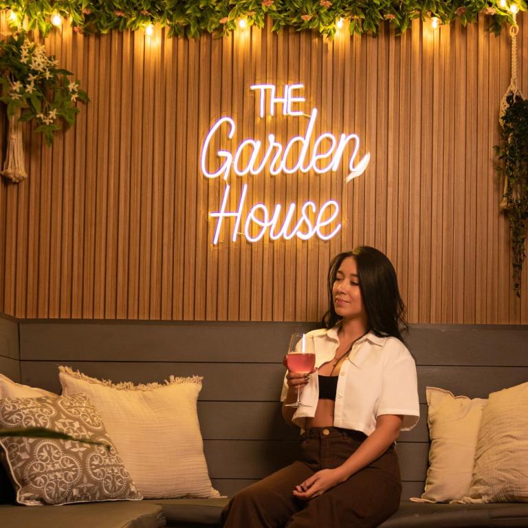 The Garden House - Laureles-Estadio-Metro - Five-Bedroom Premium Apartment - 1