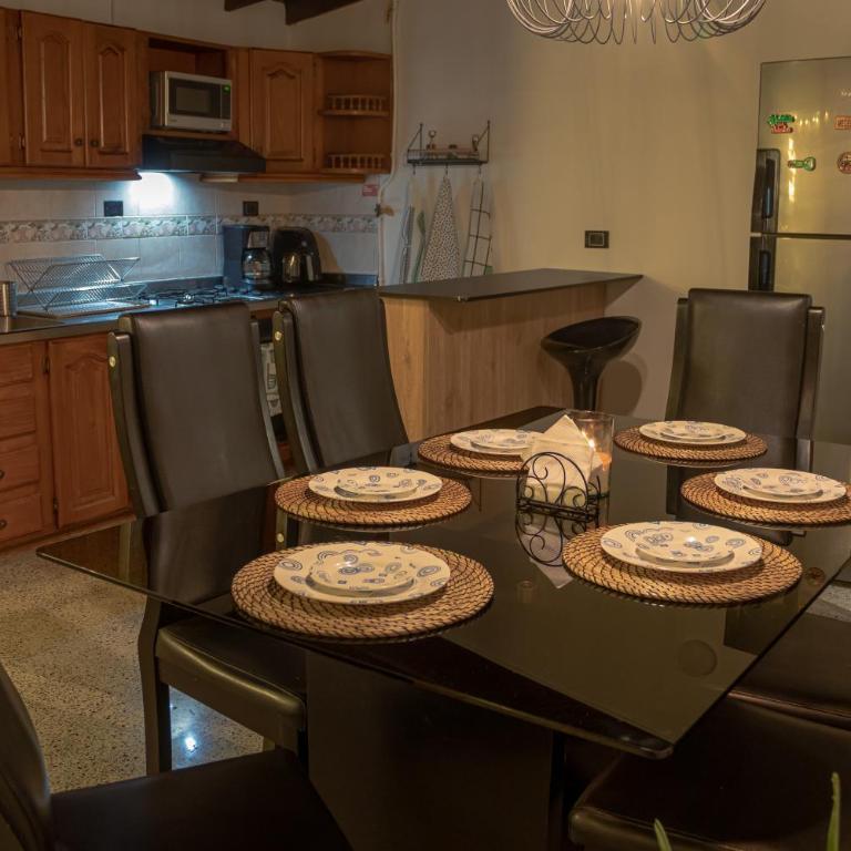 The Garden House - Laureles-Estadio-Metro - Five-Bedroom Premium Apartment - 26