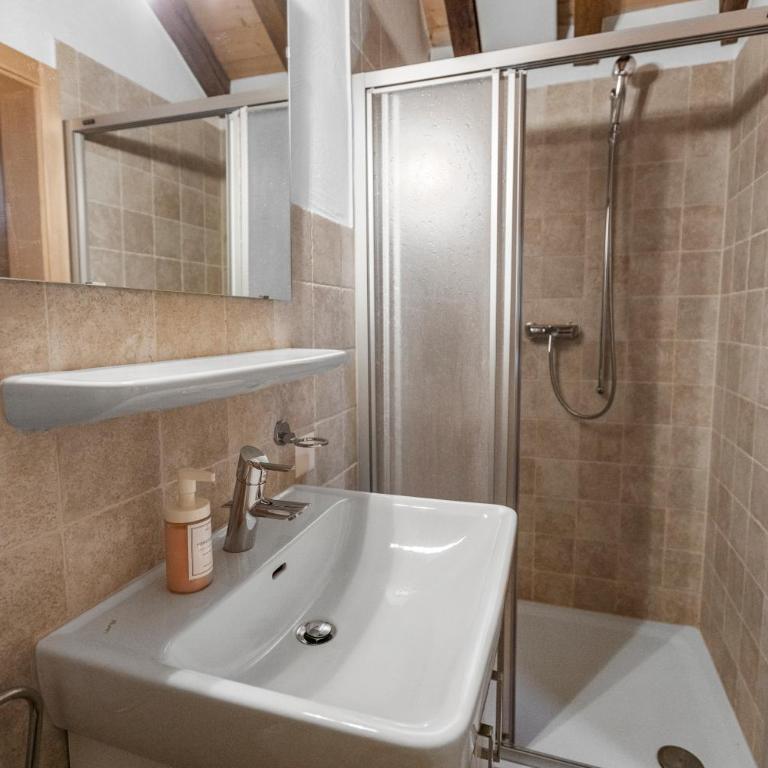 Gîte Salgesh - 16 pers & 16 lits - Terrasse - Nature - Haus mit 5 Schlafzimmern - 39