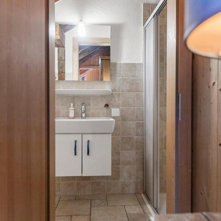 Gîte Salgesh - 16 pers & 16 lits - Terrasse - Nature - Haus mit 5 Schlafzimmern - 38