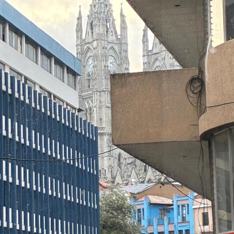 Central and bright apartment in the heart of Quito - One-Bedroom Apartment - 8