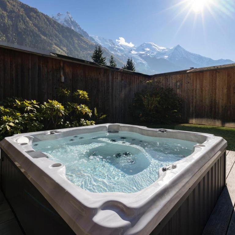 Apartment Au Bon Coin - Luxury Chamonix Hidden Haven, Mont Blanc view, Hot Tub and Garden - Superior Apartment mit Bergblick - 43