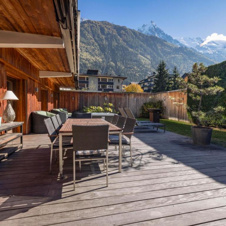 Apartment Au Bon Coin - Luxury Chamonix Hidden Haven, Mont Blanc view, Hot Tub and Garden - Superior Apartment mit Bergblick - 70
