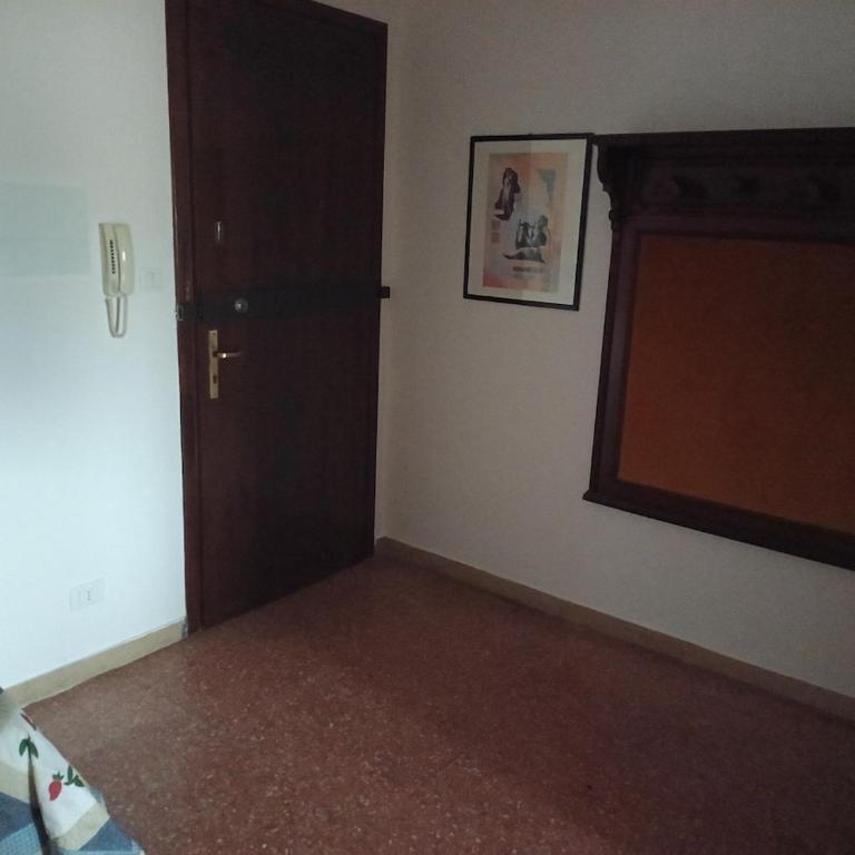 CA' Moni - Camera Doppia con Letti Singoli e Bagno in Comune - 25