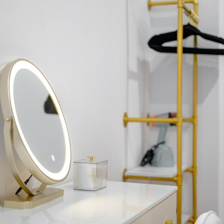 Central and Luxury apartment big capacity in Madrid - Three-Bedroom Apartment - 20