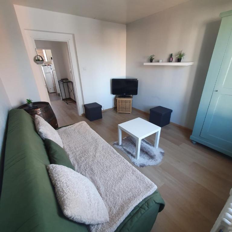 #6 : 2 pièces dernier étage très calme 40m2 - One-Bedroom Apartment - 3