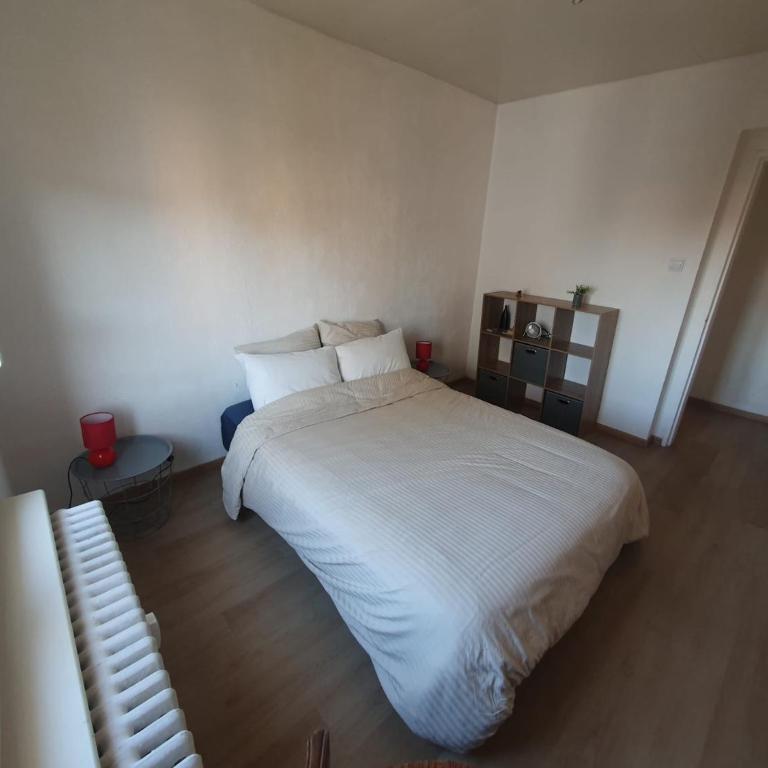 #6 : 2 pièces dernier étage très calme 40m2 - One-Bedroom Apartment - 9