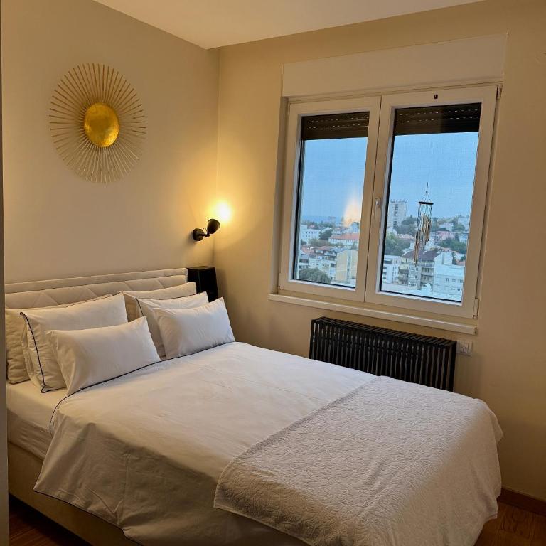 Cozy Luxury Studio with City View - One-Bedroom Apartment - 2