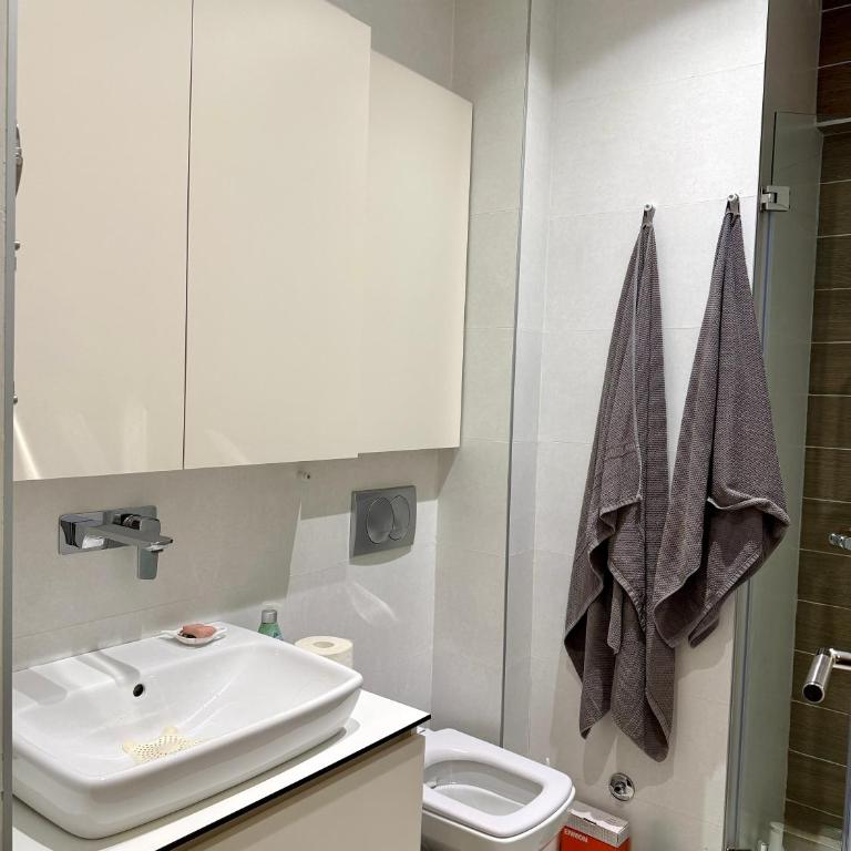 Cozy Luxury Studio with City View - One-Bedroom Apartment - 6
