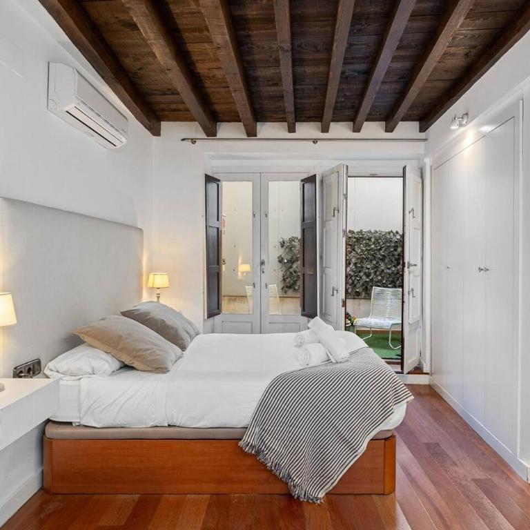 Home4u Duplex by the Cathedral - One-Bedroom Apartment - 8