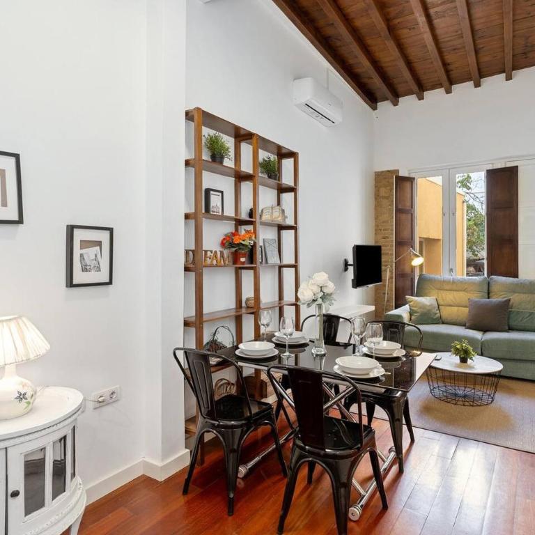 Home4u Duplex by the Cathedral - One-Bedroom Apartment - 9