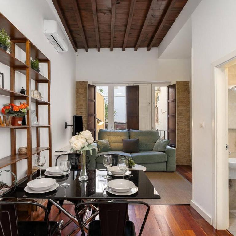 Home4u Duplex by the Cathedral - One-Bedroom Apartment - 2