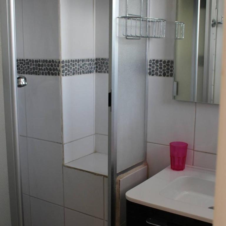 Agréable appartement T2 avec loggia proche commerces et plage - 4ALB24 - Appartement avec Terrasse - 13