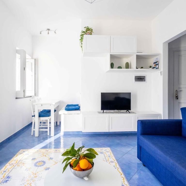 Lo Nardo Accommodation - One-Bedroom Apartment - Sea Side - 4
